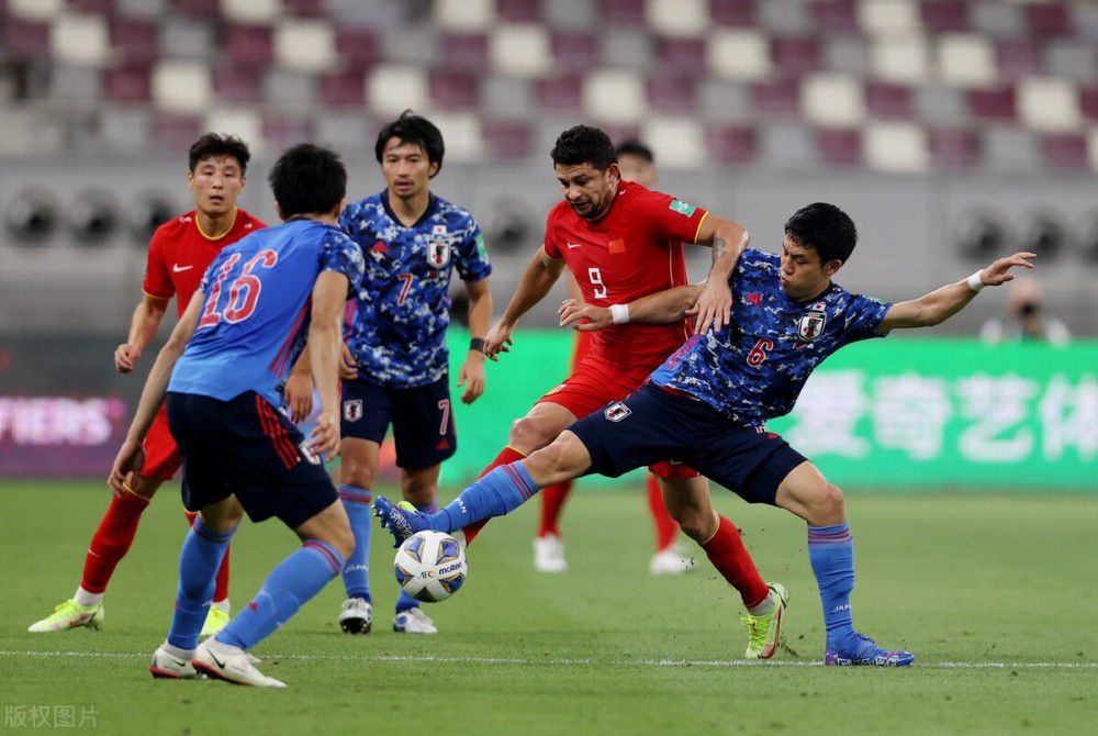 英超-富勒姆3-2狼队止4轮不胜 威廉点射双响+补时绝杀黄喜灿破门英超第13轮，富勒姆主场对阵狼队。